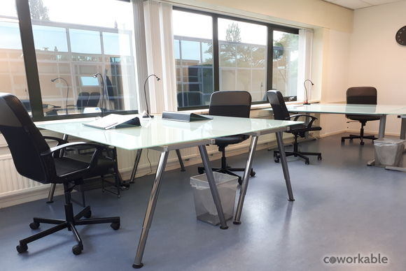 Shared Office Space, Business Registration & Coworking Space in Overwegwachter