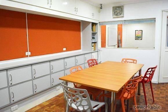 Hive 120 Coworking Space - Place To Work, Study, Meet, Or Network With Like Minded People